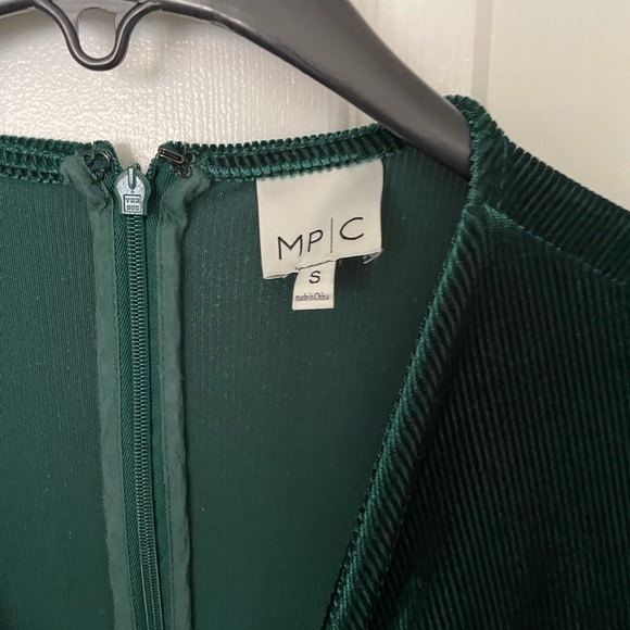 Dark Green keyhole jumpsuit - Picture 3 of 3